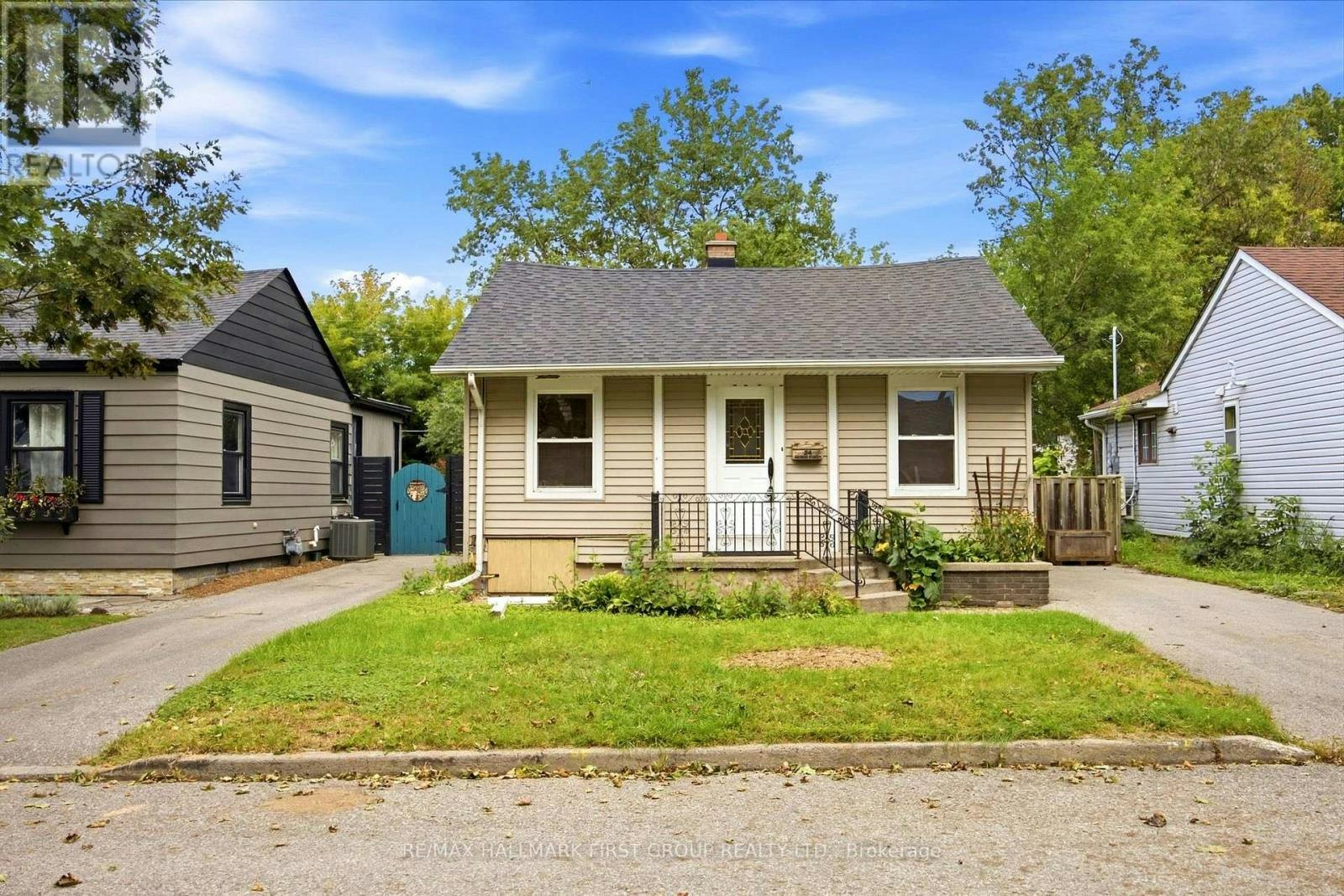 24 George Street, Ajax, ON, L1S 1S5 - 2