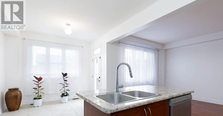 18 Hutton Crescent, Essa, ON, L0M 1B6 - 7