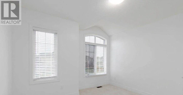 18 Hutton Crescent, Essa, ON, L0M 1B6 - 10