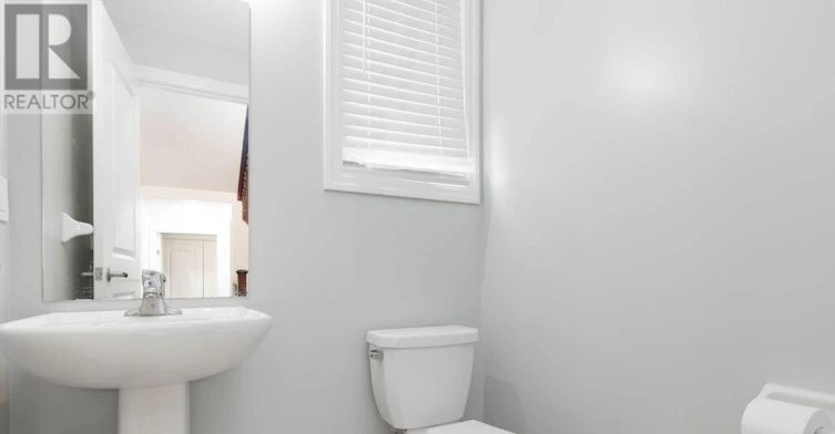 18 Hutton Crescent, Essa, ON, L0M 1B6 - 3