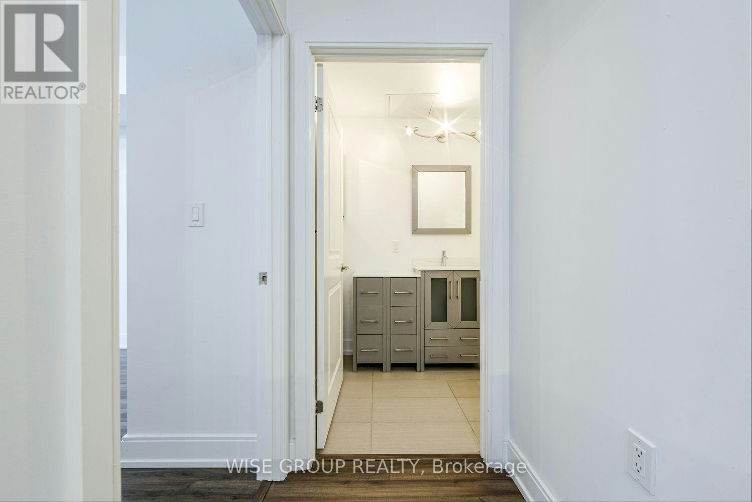 1210B-9600 Yonge Street, Richmond Hill, ON, L4C 0X3 - 16