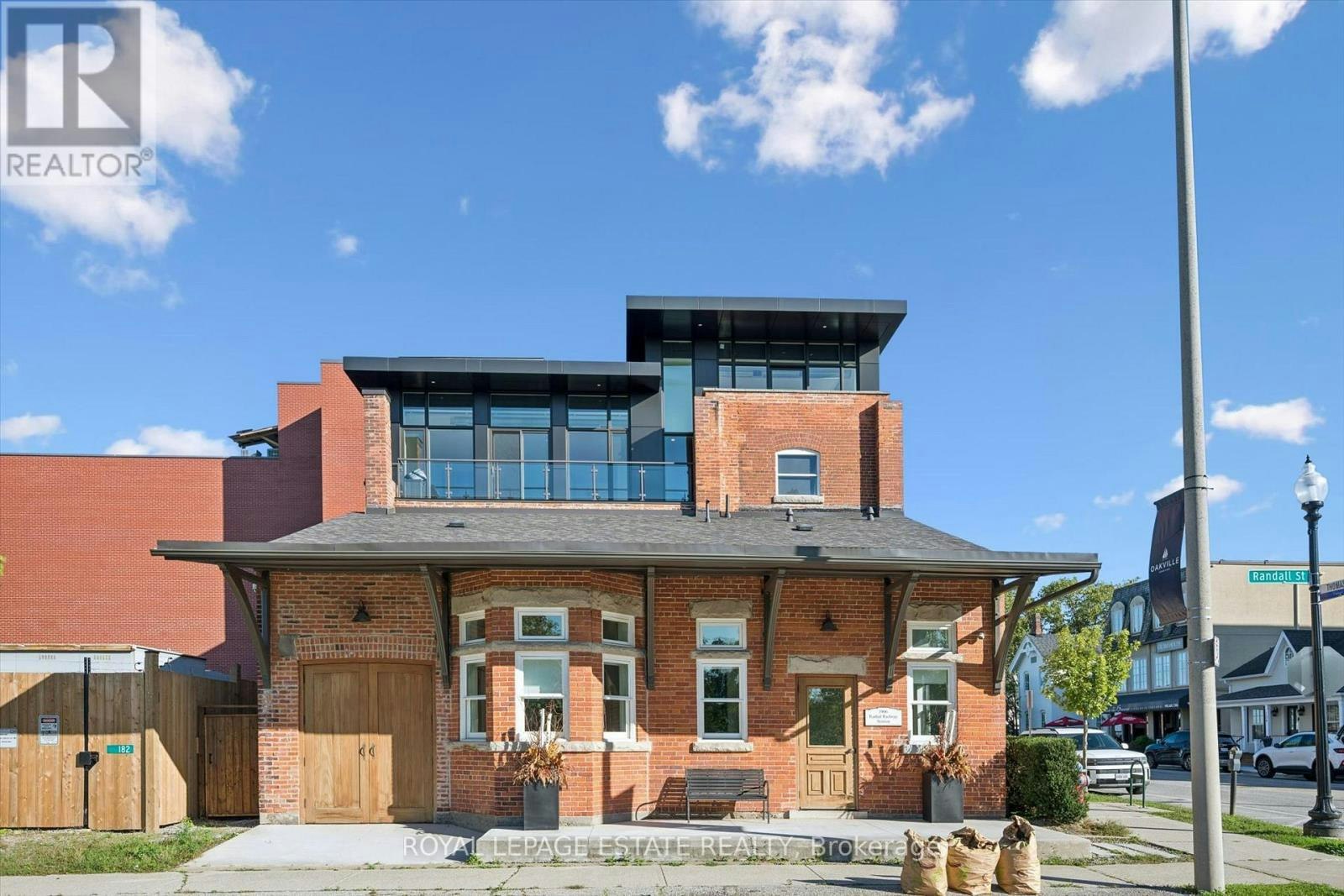 5-139 Thomas Street, Oakville, ON, L6J 3A9