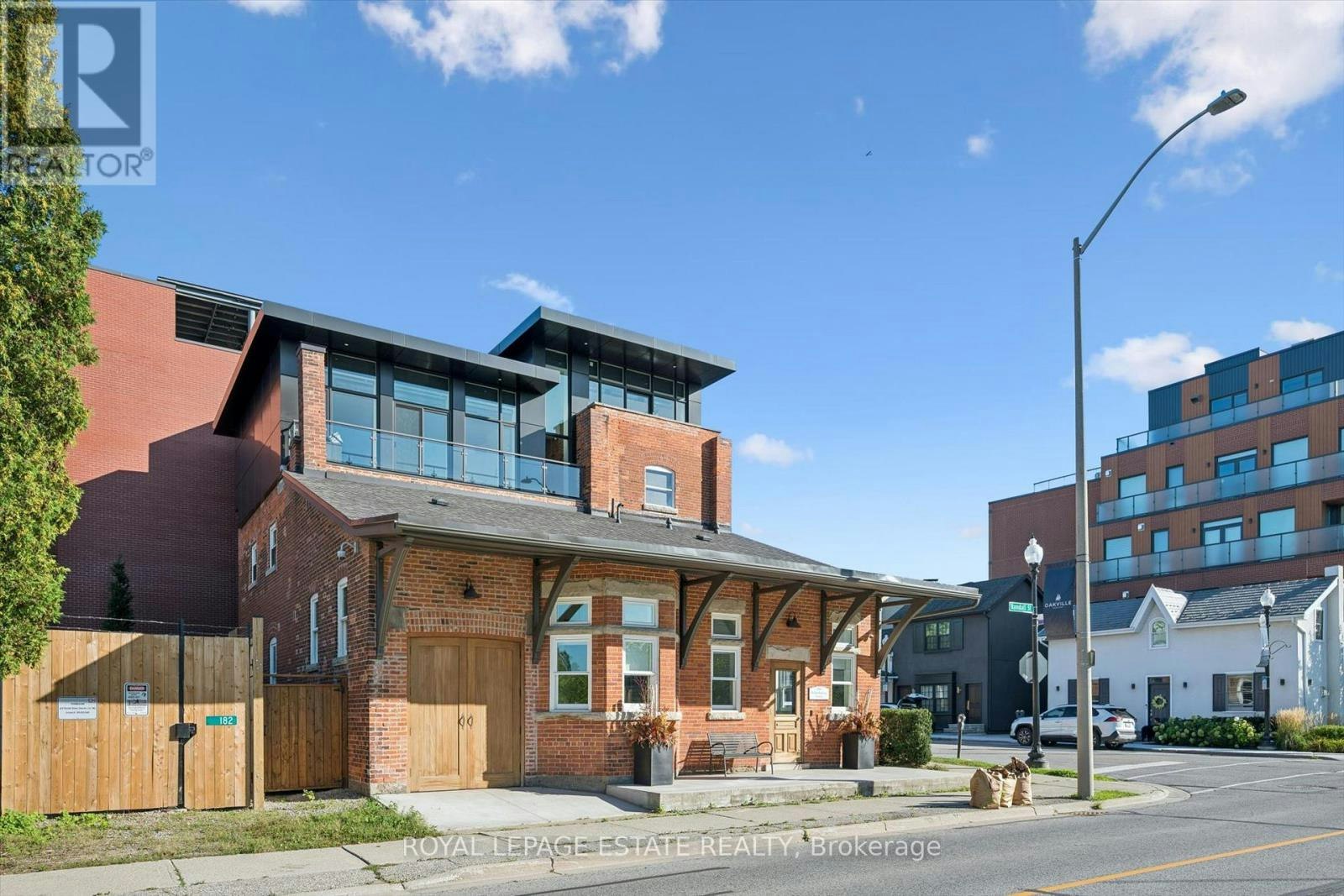 5-139 Thomas Street, Oakville, ON, L6J 3A9 - 2