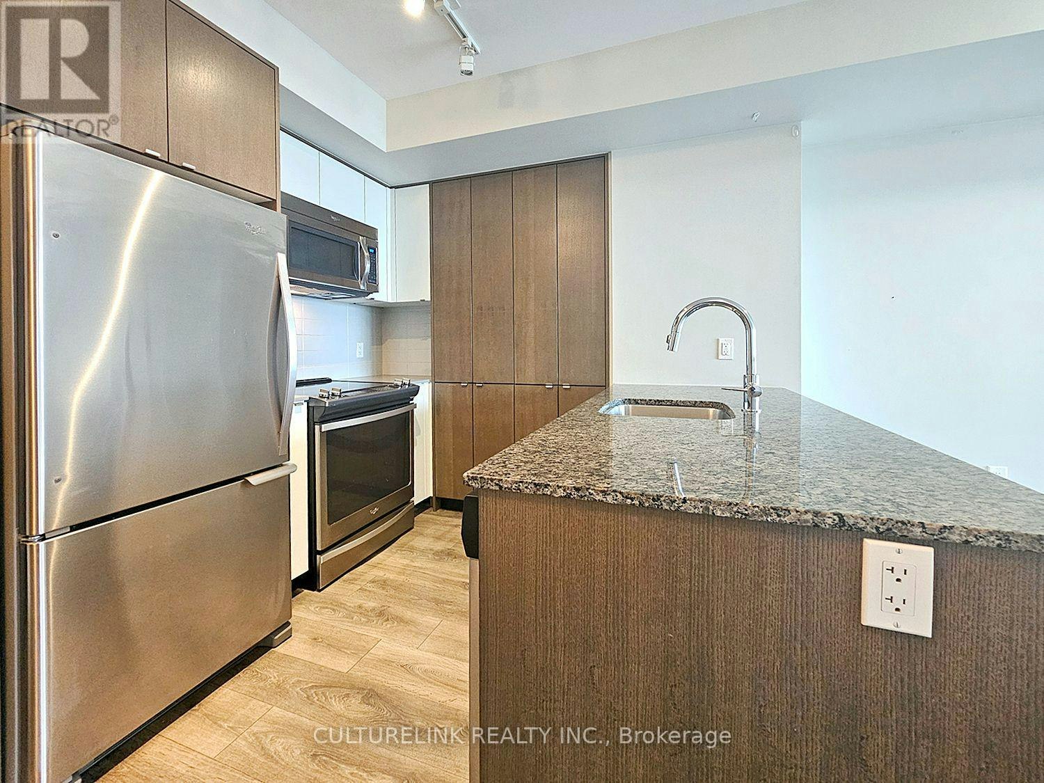 1003-9 Valhalla Inn Road, Toronto, ON, M9B 1S9 - 6