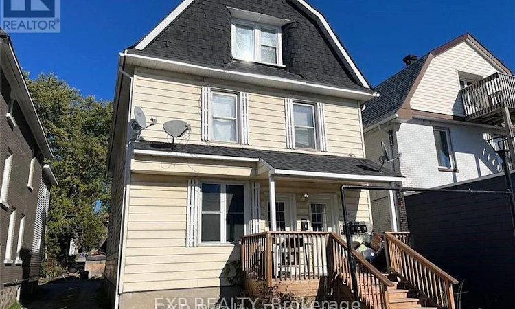 444 Main Street E