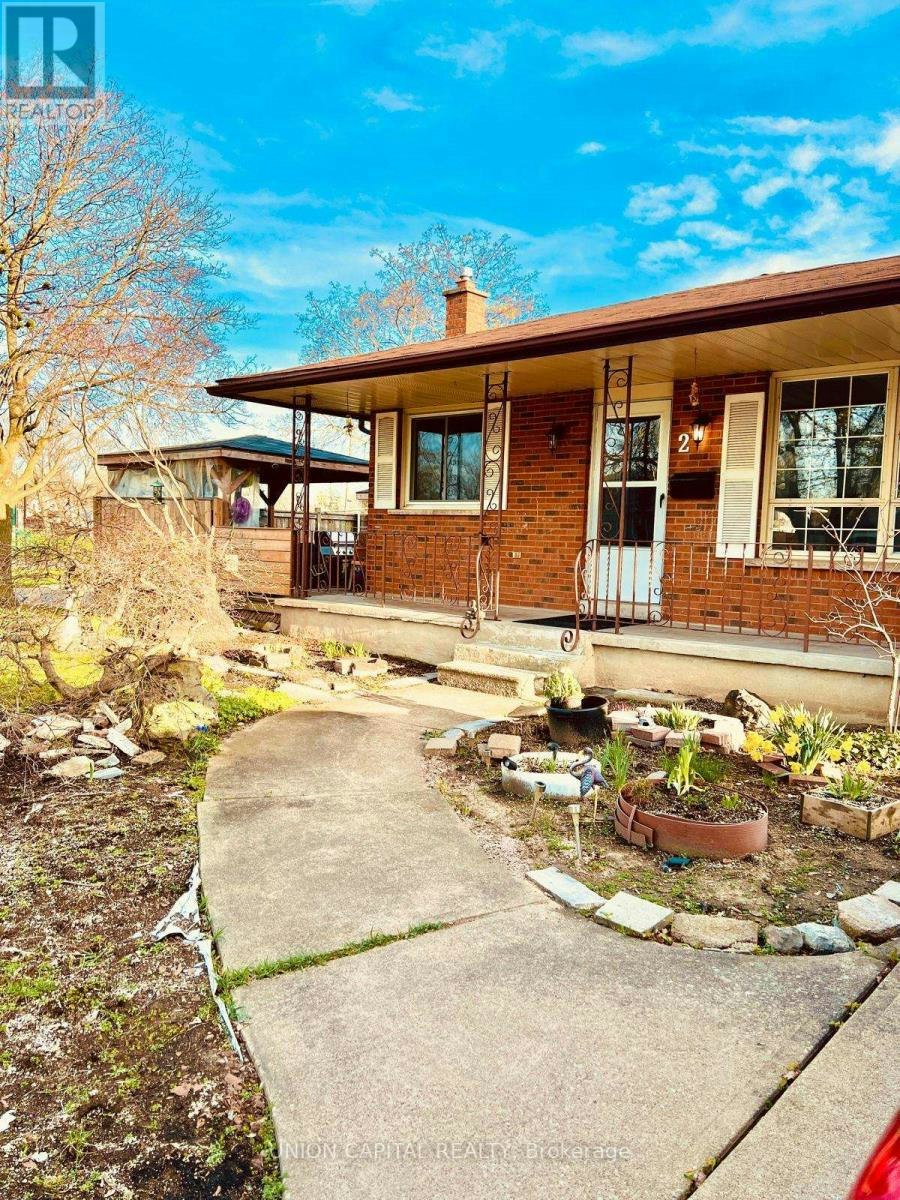 2 Shetland Crescent, St. Catharines, ON, L2P 3P7