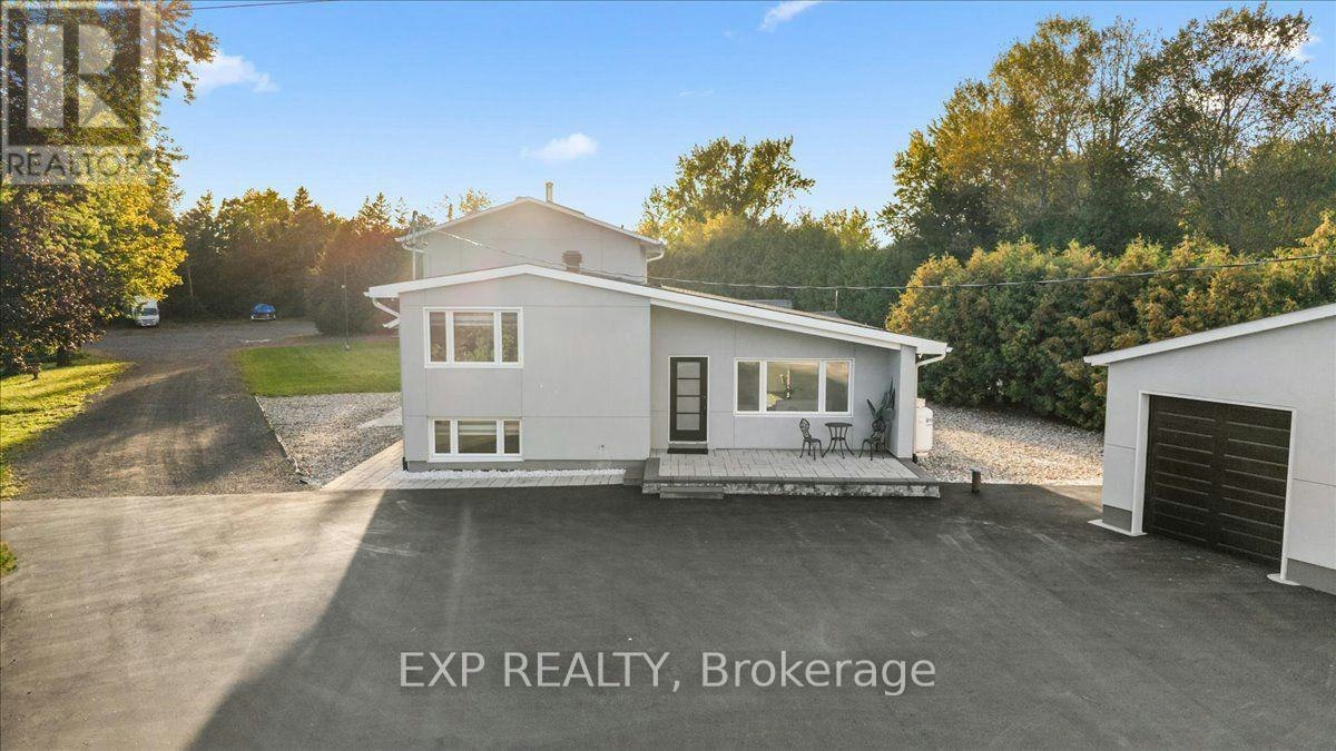 2940 Prince Of Wales Drive, Ottawa, ON, K2E 0B2