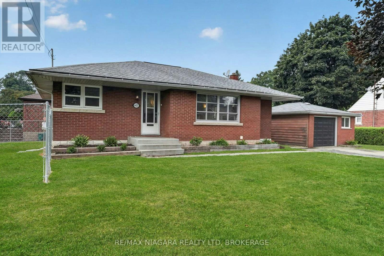 6427 Carlton Avenue, Niagara Falls, ON, L2G 5K1