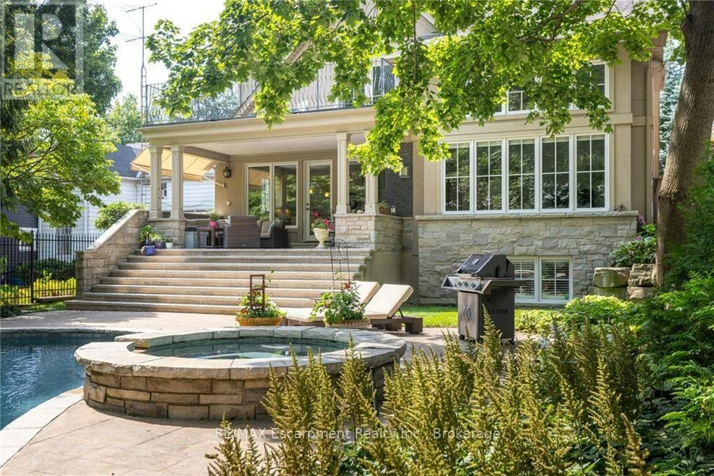 29 Howard Avenue, Oakville, ON, L6J 3Y3