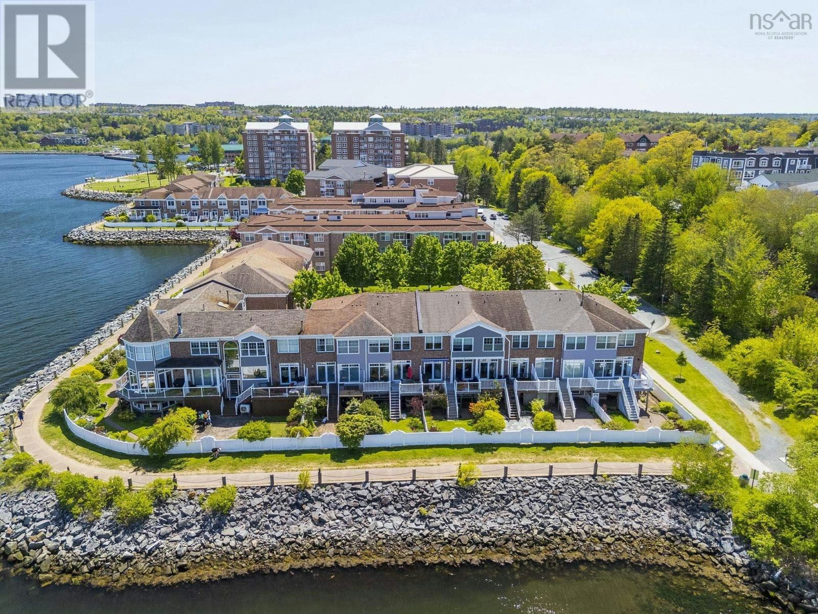 5 Arthur Lismer Court, Bedford, NS, B4A 4B4