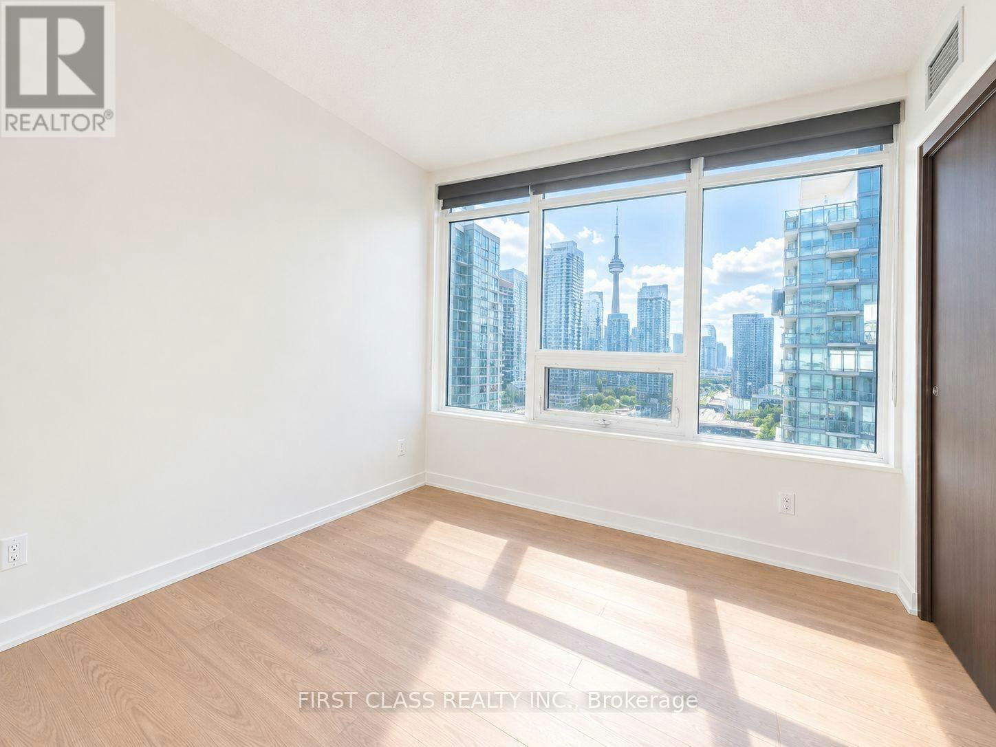 915-17 Bathurst Street, Toronto, ON, M5V 0N1 - 9