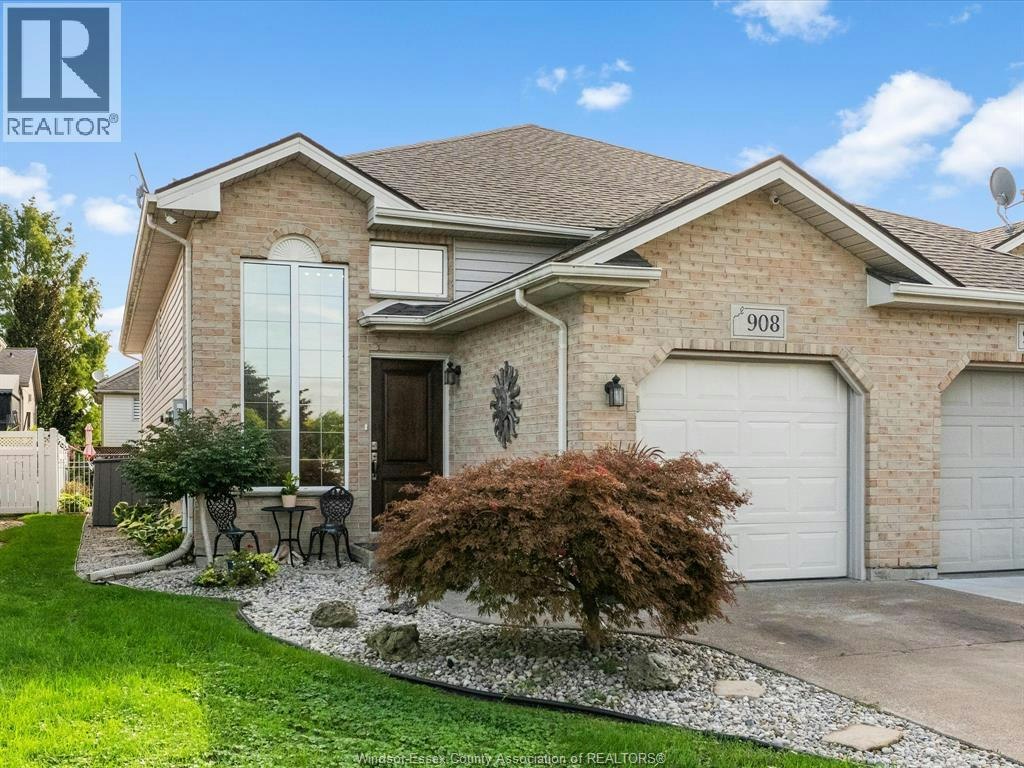 908 Michael Drive, Tecumseh, ON, N8N 5A4