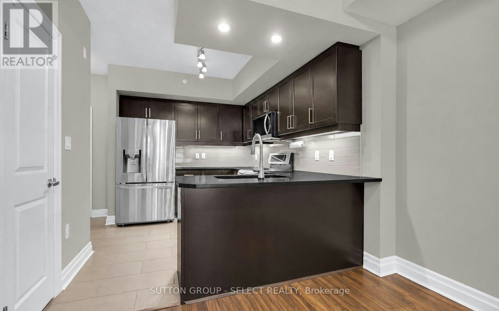 102-89 Ridout Street, London, ON, N6C 3X2 - 3