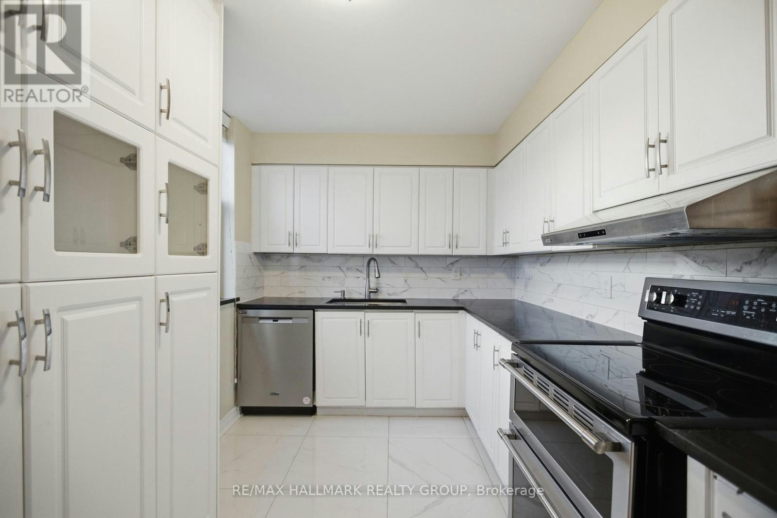 1710-2760 Carousel Crescent, Ottawa, ON, K1T 2N4 - 11