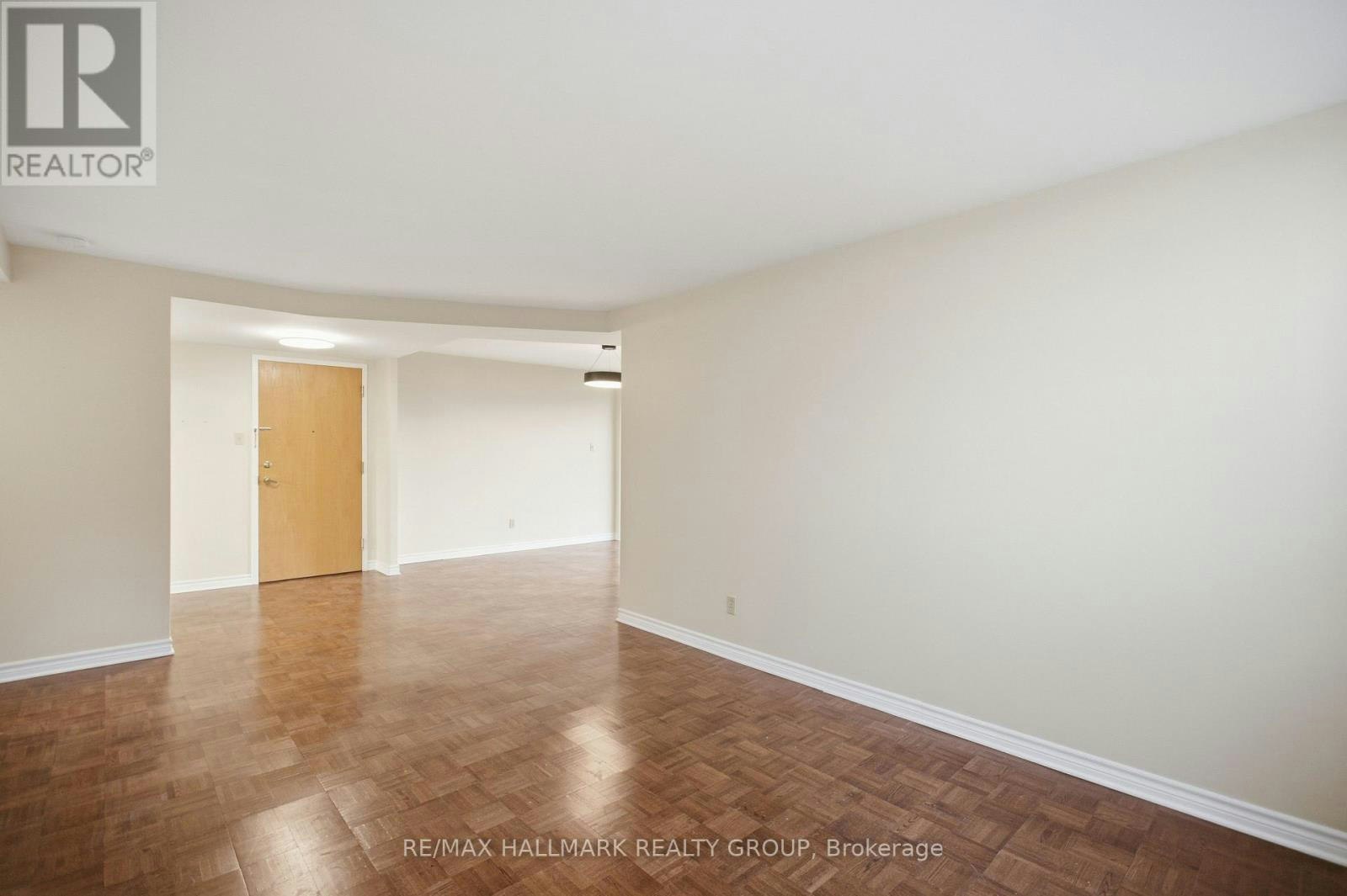 1710-2760 Carousel Crescent, Ottawa, ON, K1T 2N4 - 8