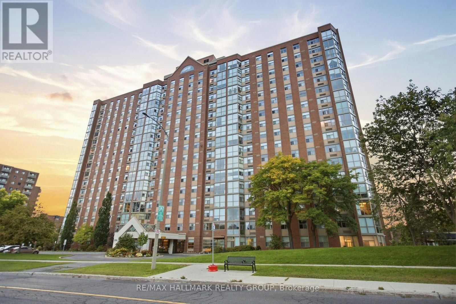 1710-2760 Carousel Crescent, Ottawa, ON, K1T 2N4 - 2