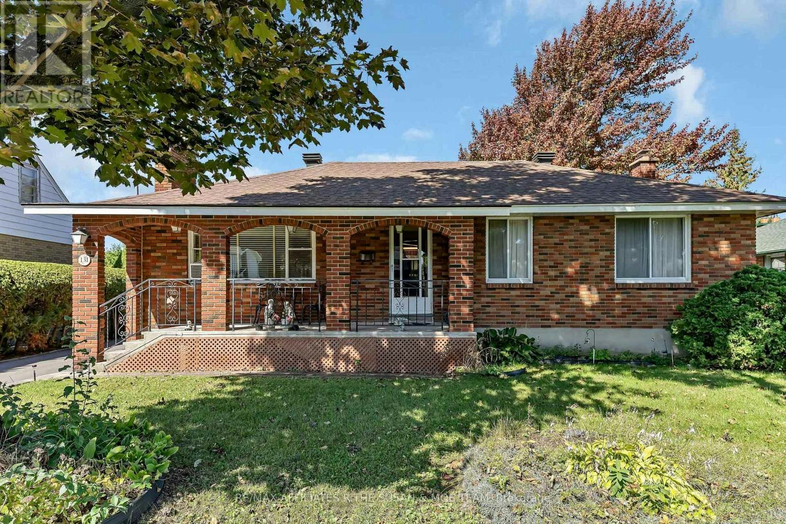 131 Oakridge Boulevard, Ottawa, ON, K2G 2V1