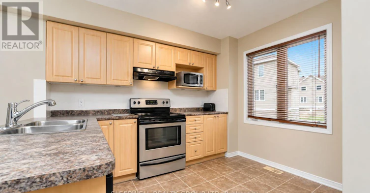 231 Kennevale Drive, Ottawa, ON, K2J 0C3 - 2