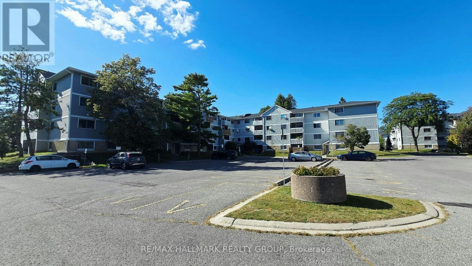 101-214 Viewmount Drive, Ottawa, ON, K2E 7X3