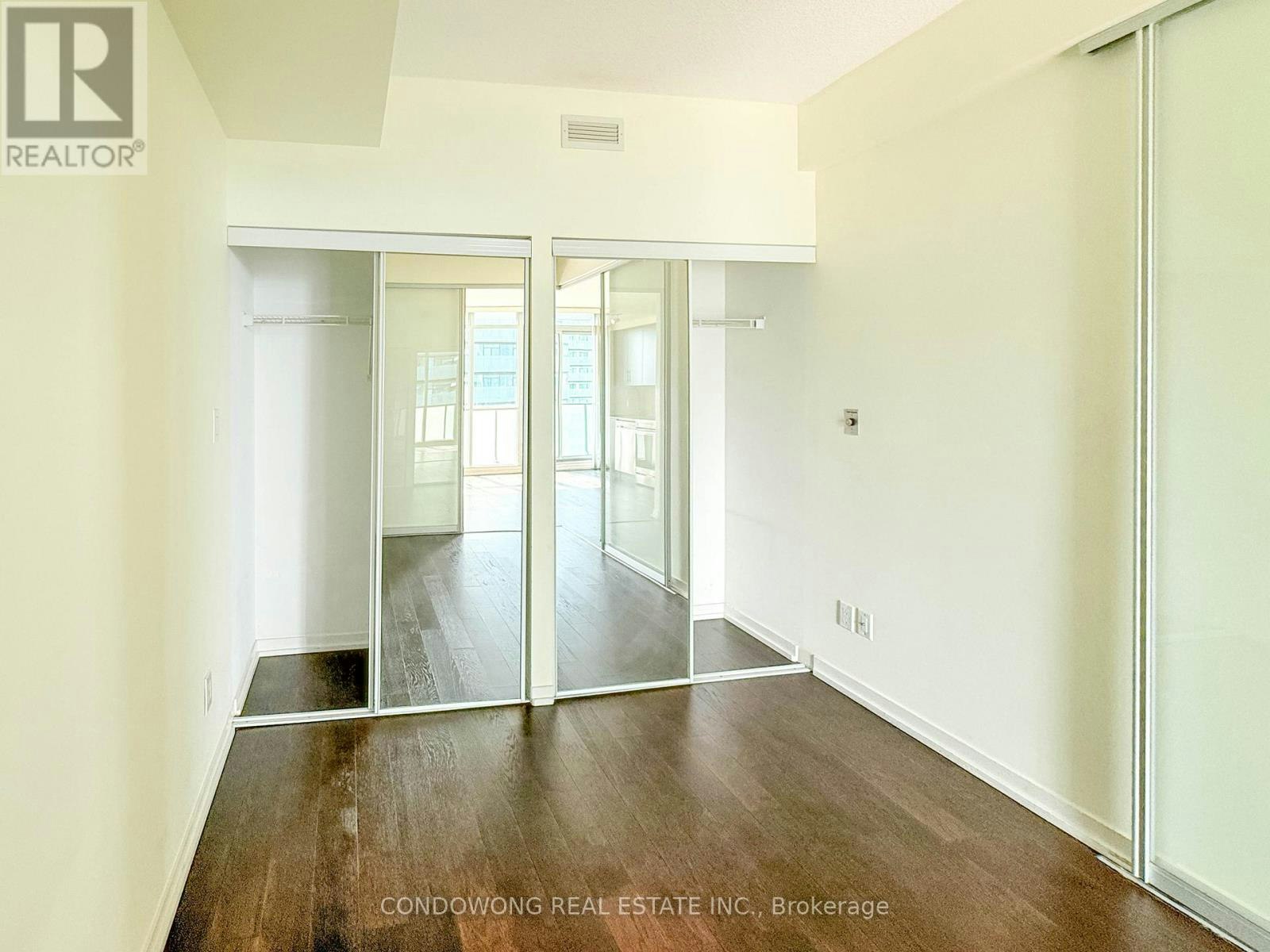2611-55 Bremner Boulevard, Toronto, ON, M5J 0A6 - 10