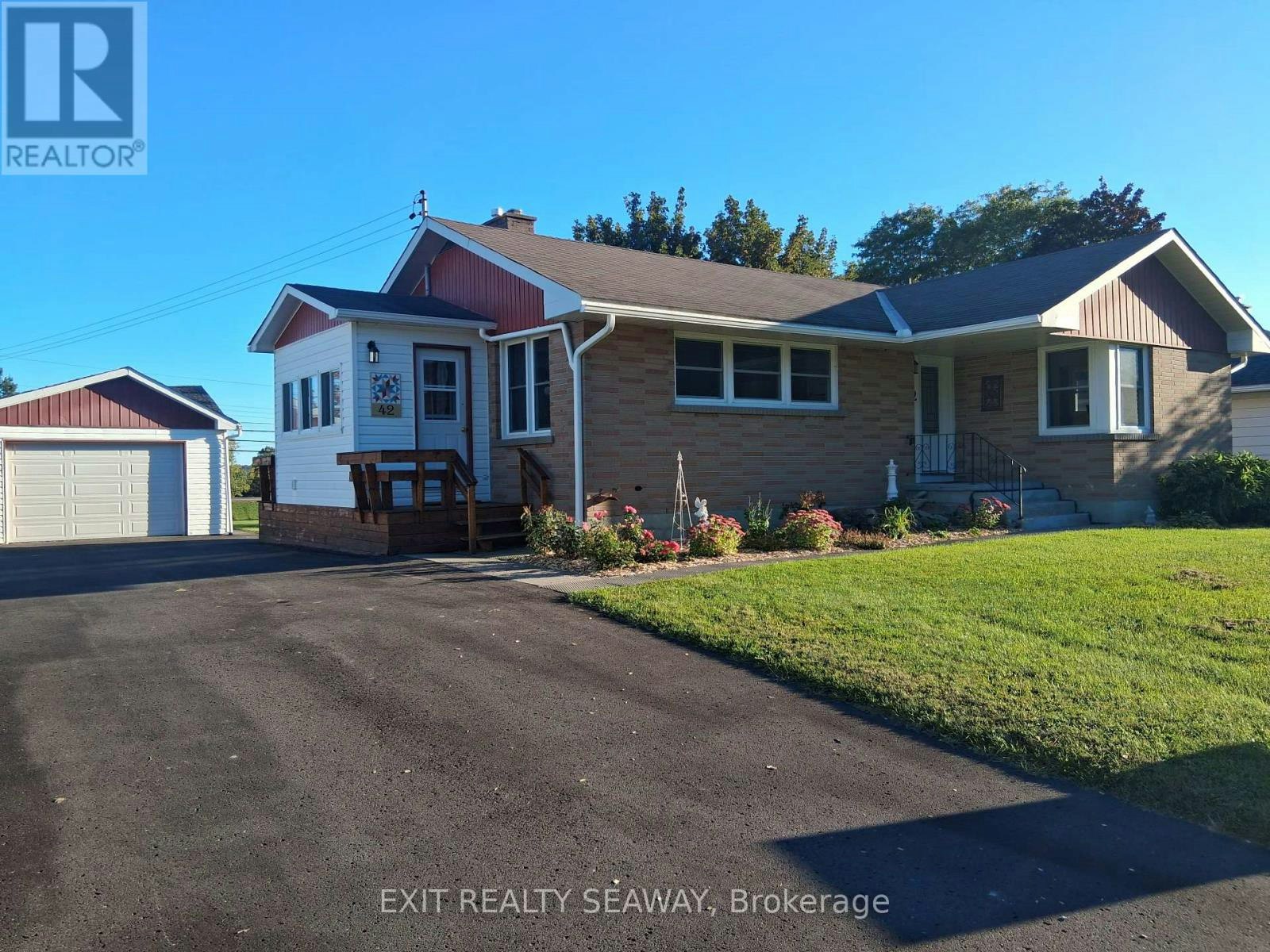 42 Santa Cruz Drive, South Stormont, ON, K0C 1M0