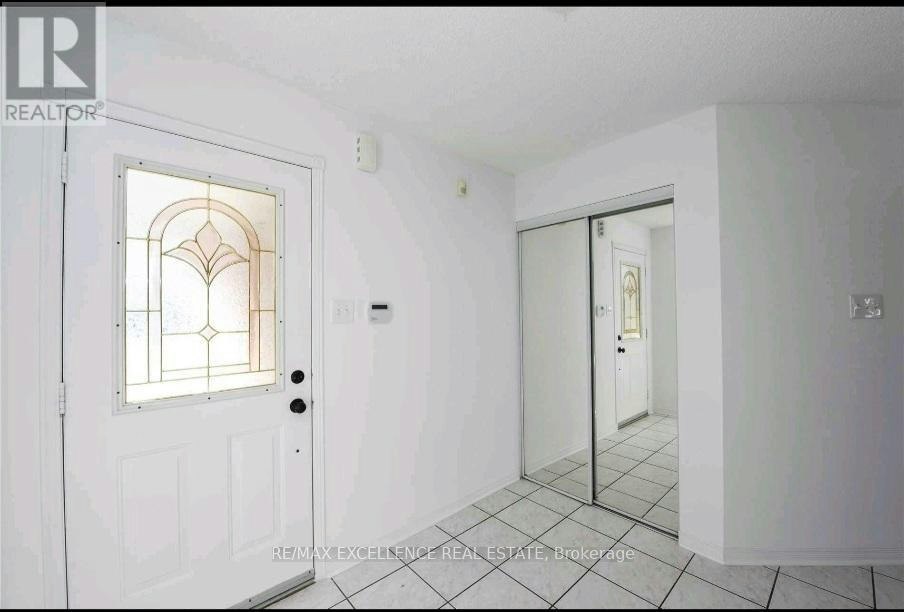 UPPER-24 Hayloft Court, Brampton, ON, L6X 4R7 - 4