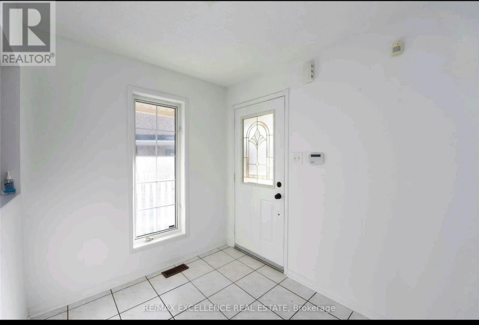 UPPER-24 Hayloft Court, Brampton, ON, L6X 4R7 - 2