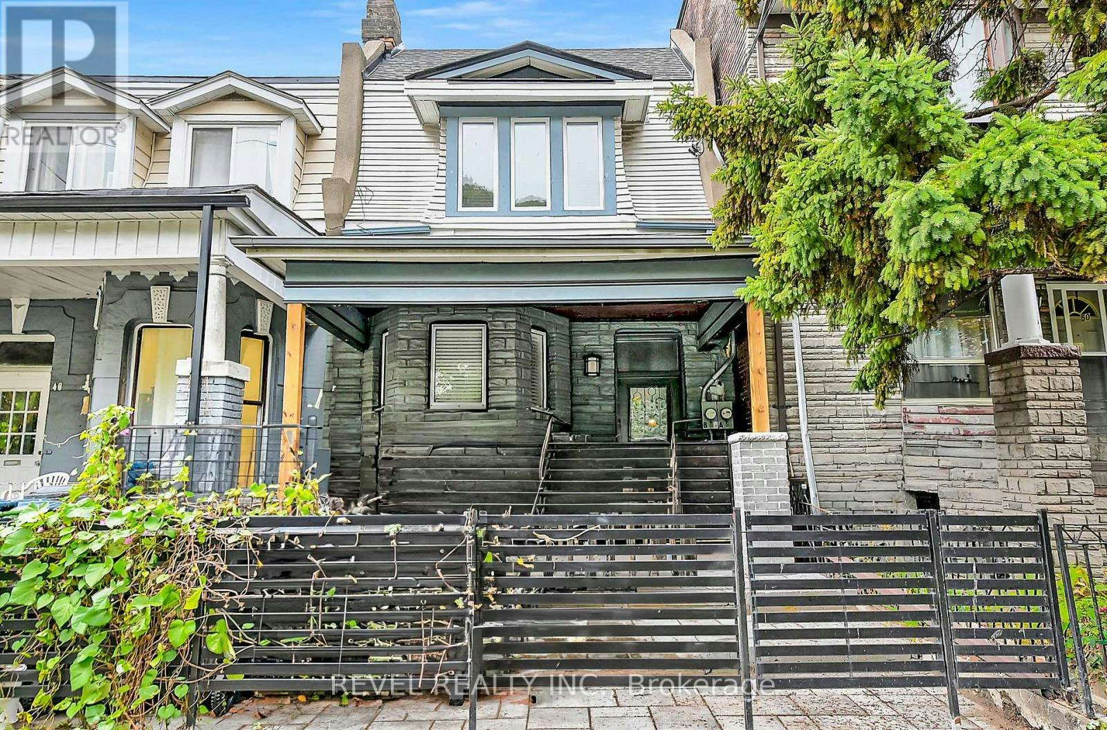 B-48 Lansdowne Avenue, Toronto, ON, M6K 2V8