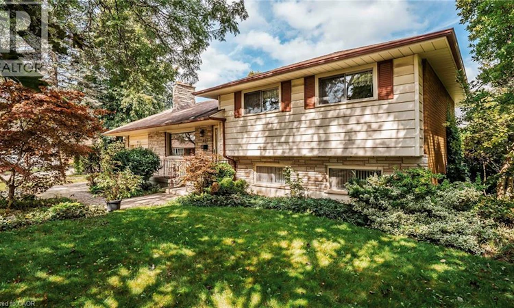 457 Three Valleys Crescent