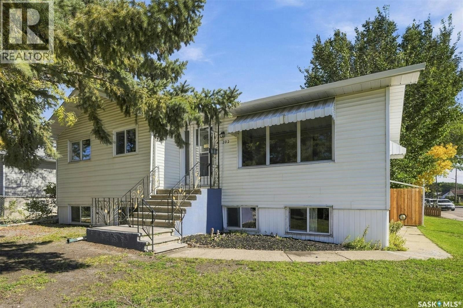302 Mcmillan Avenue, Saskatoon, SK, S7L 2T5