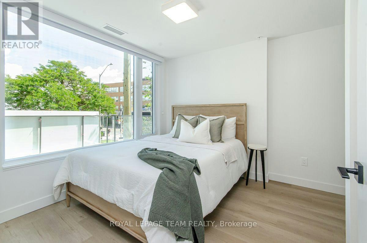 203-398 Roosevelt Avenue, Ottawa, ON, K2A 1Z3 - 8