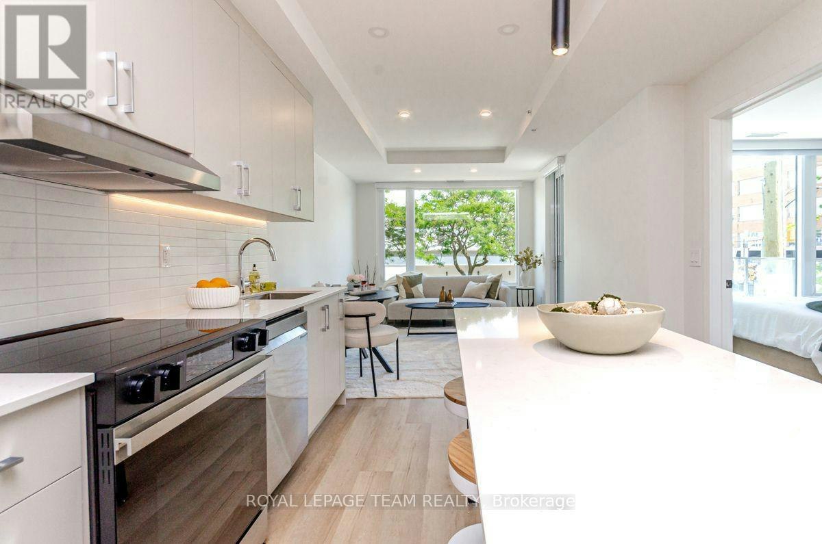 203-398 Roosevelt Avenue, Ottawa, ON, K2A 1Z3 - 4