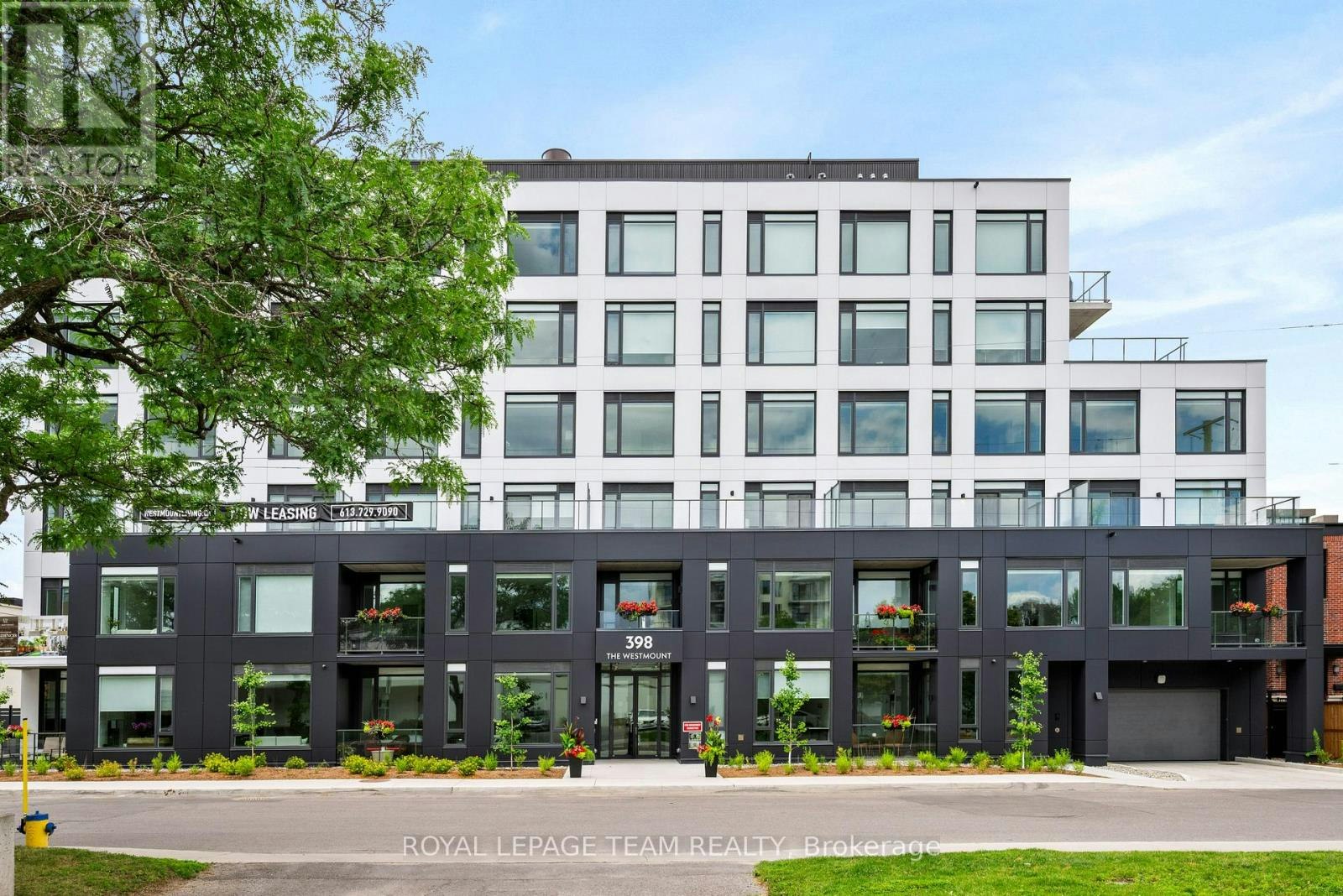 203-398 Roosevelt Avenue, Ottawa, ON, K2A 1Z3