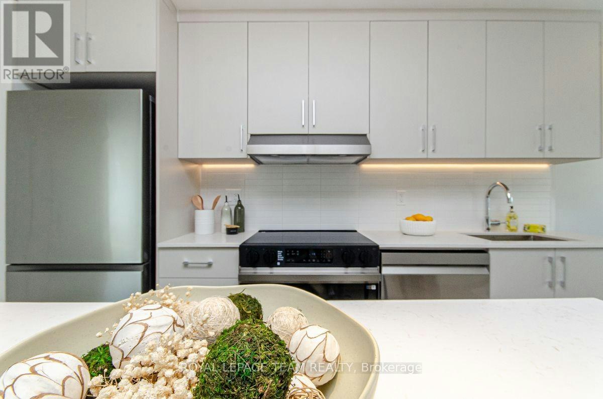 203-398 Roosevelt Avenue, Ottawa, ON, K2A 1Z3 - 3