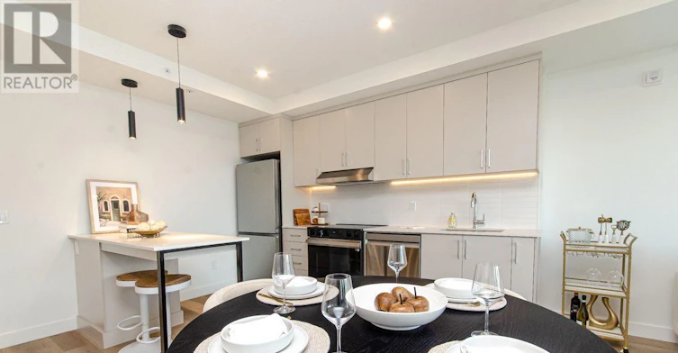 401-398 Roosevelt Avenue, Ottawa, ON, K2A 4J2 - 3