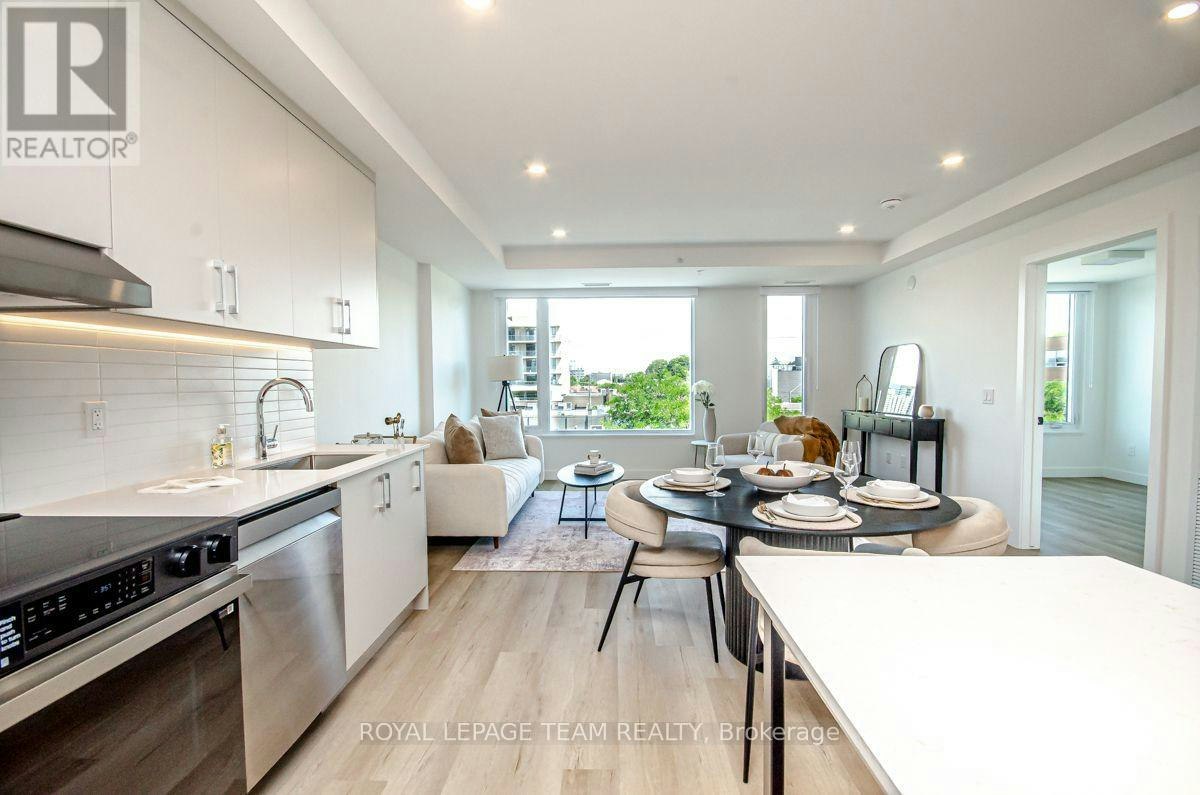 401-398 Roosevelt Avenue, Ottawa, ON, K2A 4J2 - 2