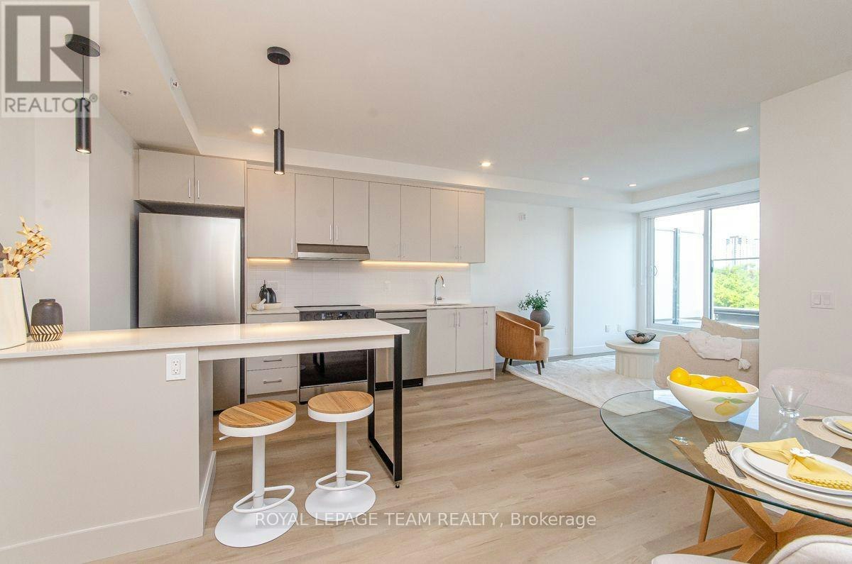313-398 Roosevelt Avenue, Ottawa, ON, K2A 4J2 - 3
