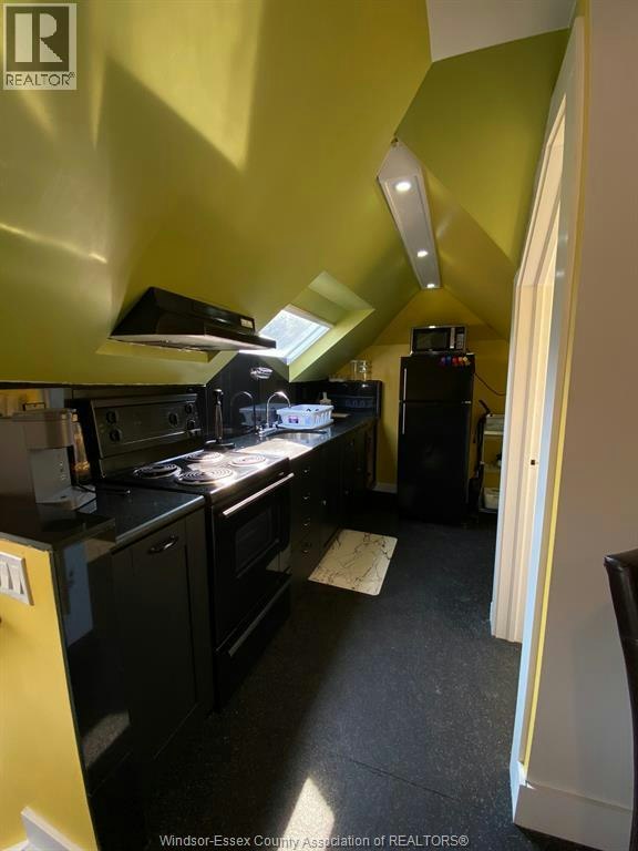 UPPER-1610 Victoria Avenue, Windsor, ON, N8X 1P7 - 12