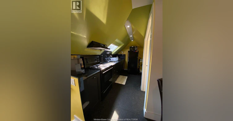 UPPER-1610 Victoria Avenue, Windsor, ON, N8X 1P7 - 12