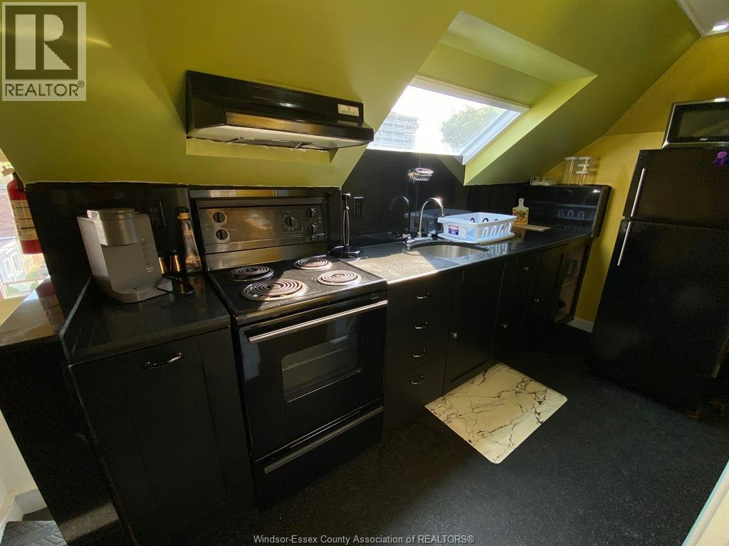 UPPER-1610 Victoria Avenue, Windsor, ON, N8X 1P7 - 14