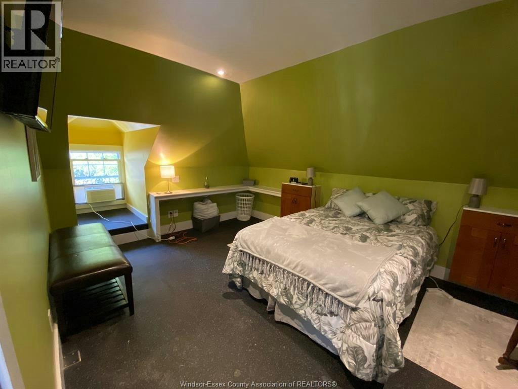 UPPER-1610 Victoria Avenue, Windsor, ON, N8X 1P7 - 17