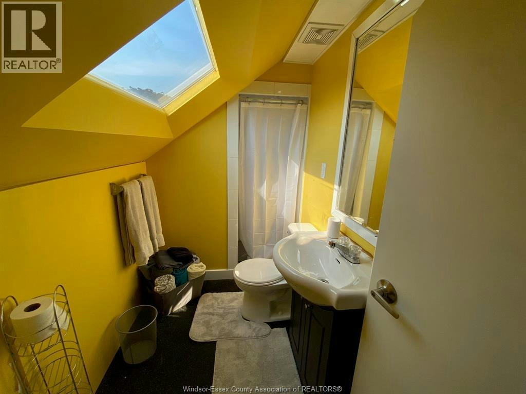 UPPER-1610 Victoria Avenue, Windsor, ON, N8X 1P7 - 15