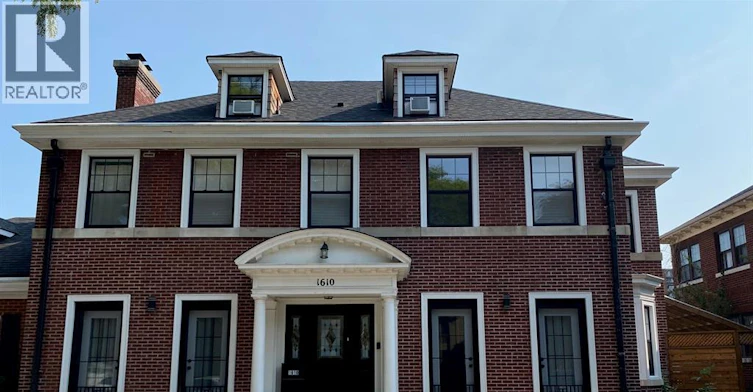 UPPER-1610 Victoria Avenue, Windsor, ON, N8X 1P7 - 2