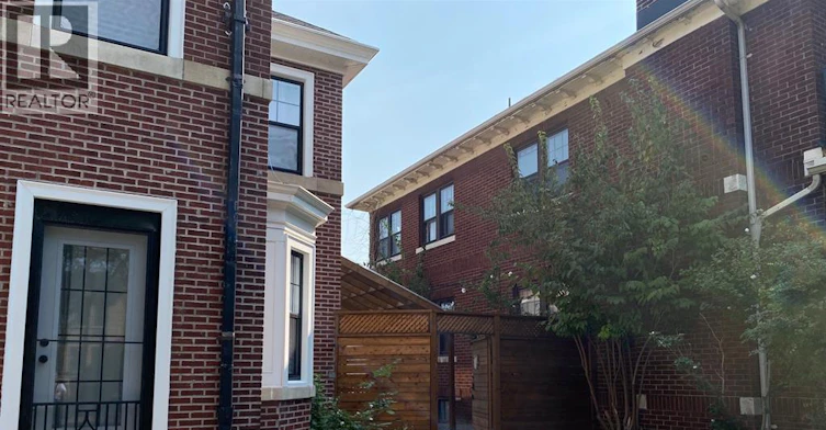 UPPER-1610 Victoria Avenue, Windsor, ON, N8X 1P7 - 3