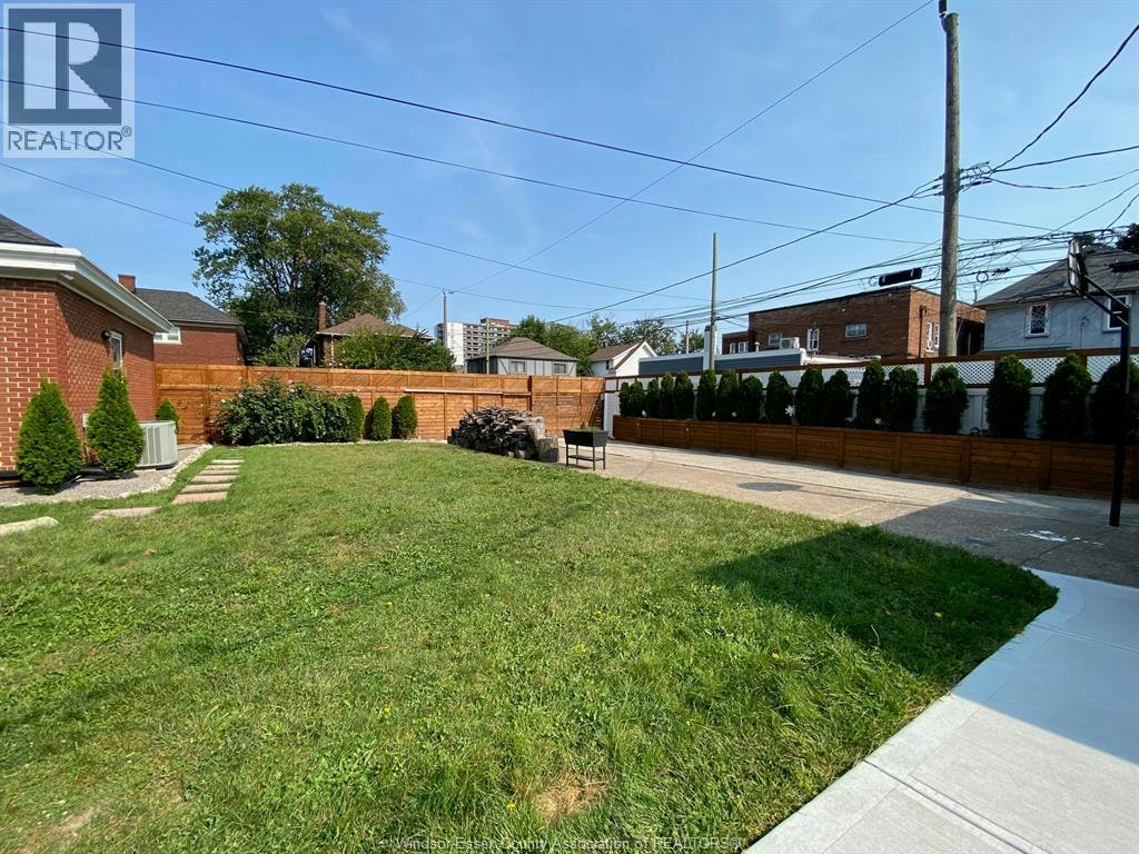 UPPER-1610 Victoria Avenue, Windsor, ON, N8X 1P7 - 5
