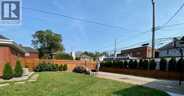 UPPER-1610 Victoria Avenue, Windsor, ON, N8X 1P7 - 5