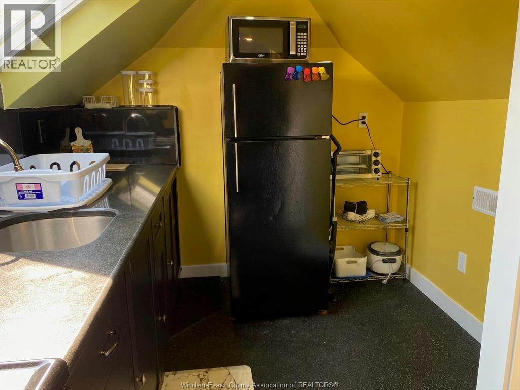 UPPER-1610 Victoria Avenue, Windsor, ON, N8X 1P7 - 13