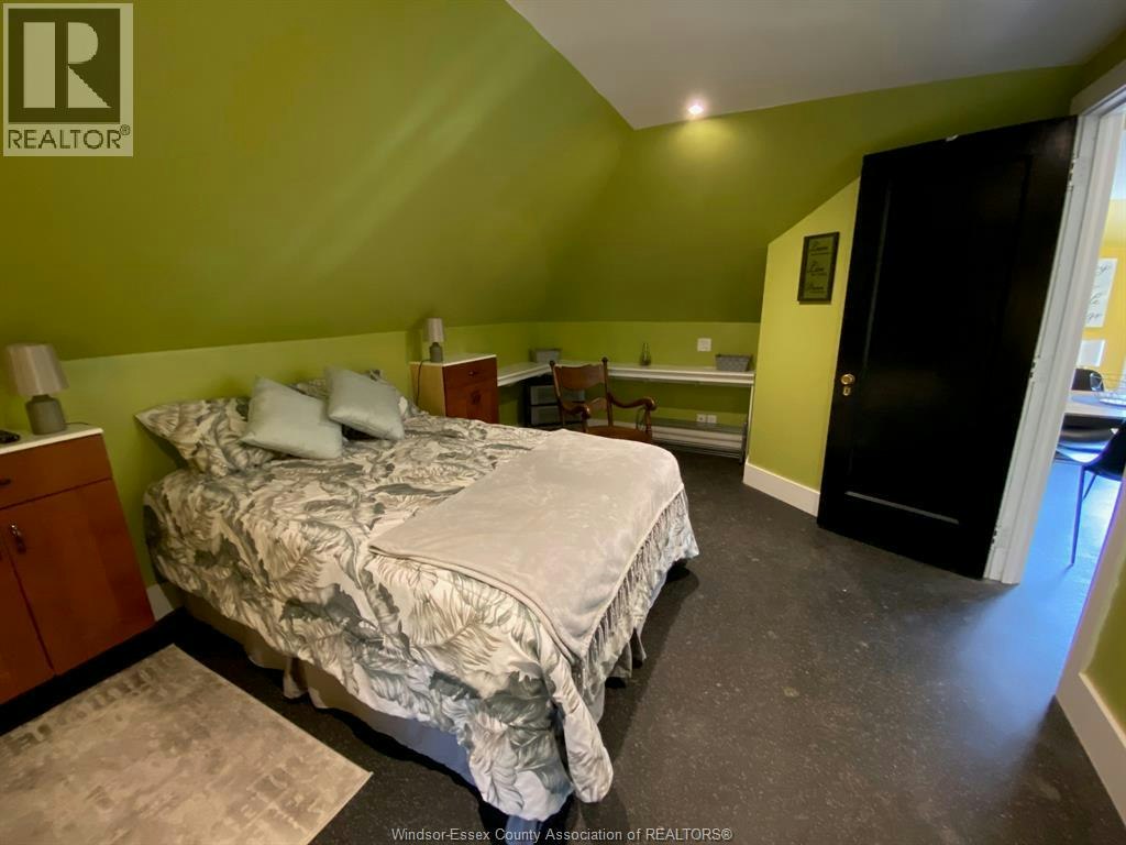 UPPER-1610 Victoria Avenue, Windsor, ON, N8X 1P7 - 16