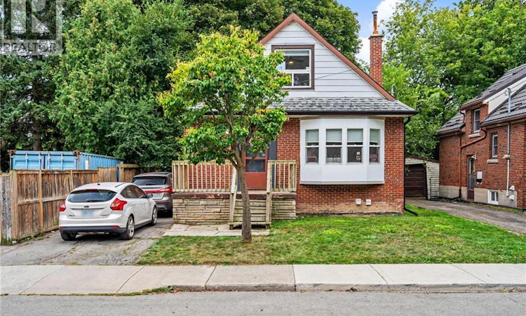 15 Mapes Avenue