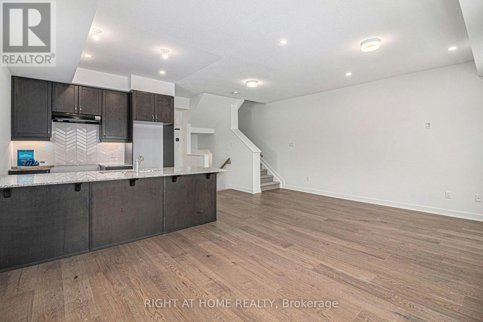 402 Mishi Private, Ottawa, ON, K1K 5C5 - 2